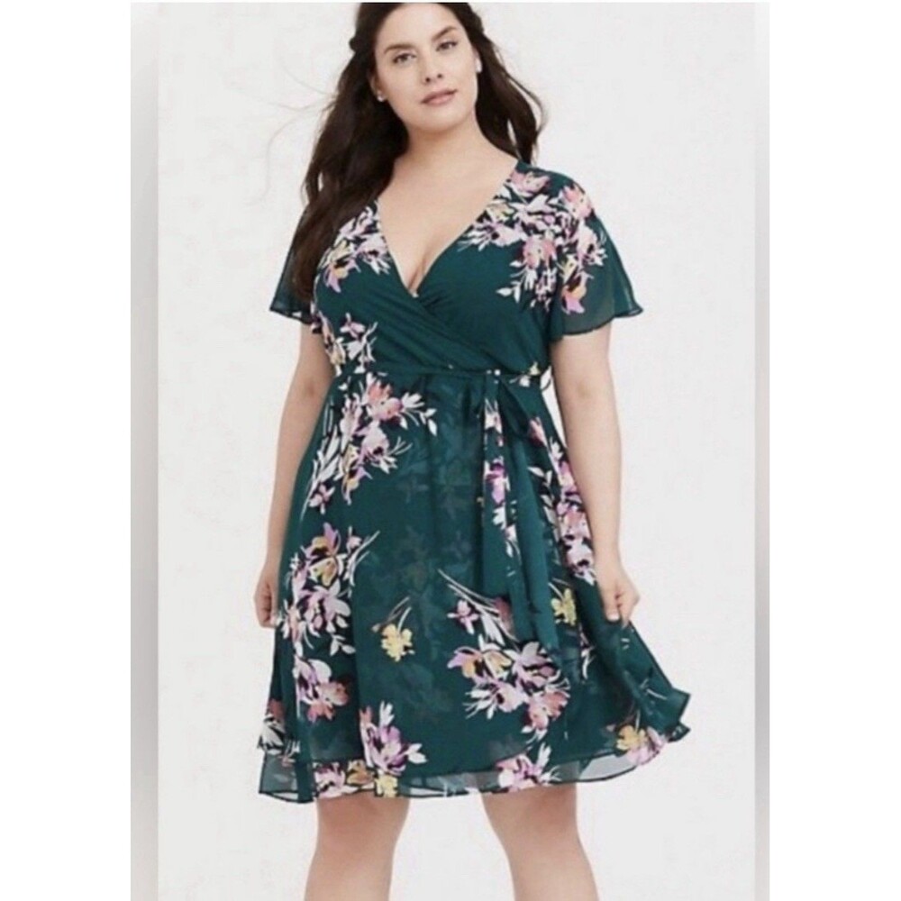 Torrid Green Pink Yellow Floral Chiffon Wrap Style Dress Short Sleeve Size 4